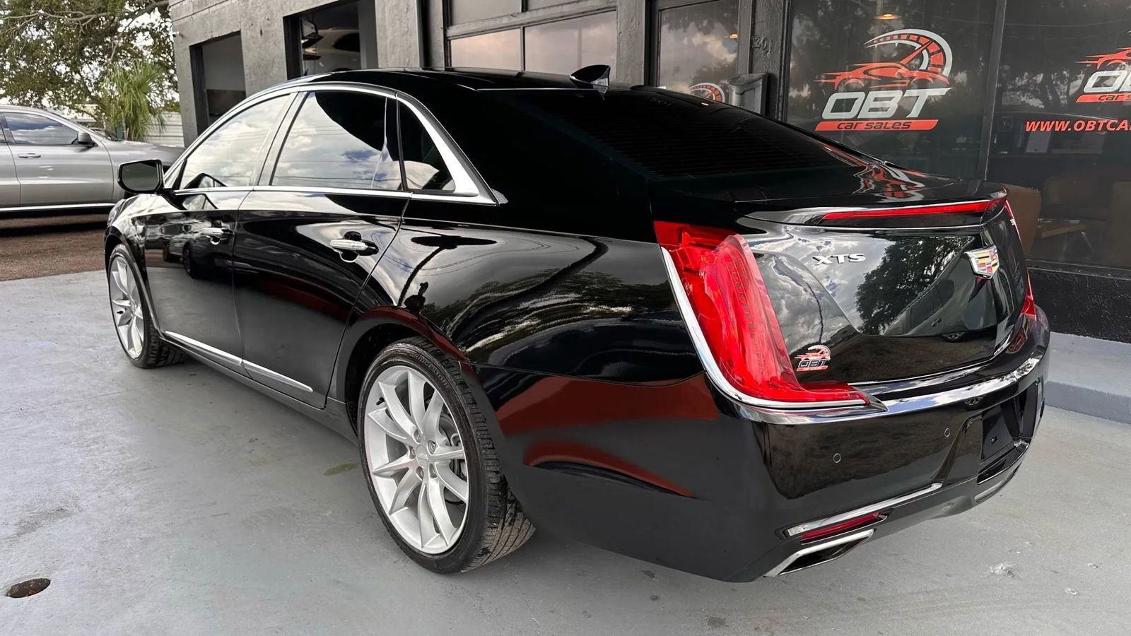 Used 2018 Cadillac XTS Premium Luxury w/ Driver Assist Package image 3