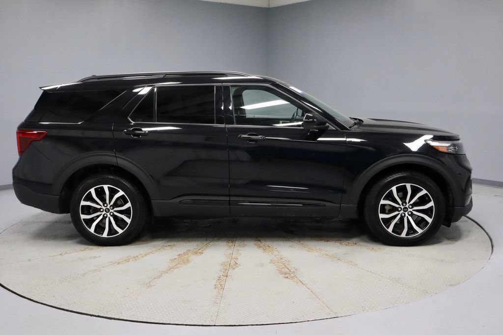 Used 2023 Ford Explorer ST-Line AWD/4WD image 6