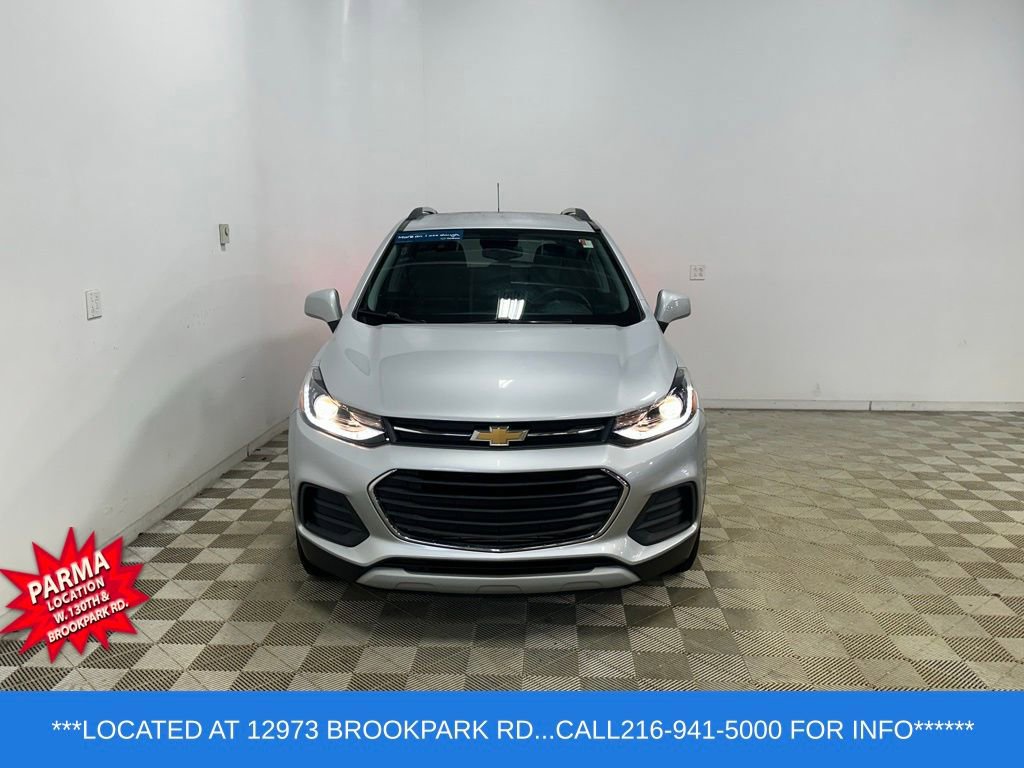 Certified 2022 Chevrolet Trax LT w/ LT Convenience Package AWD/4WD image 2