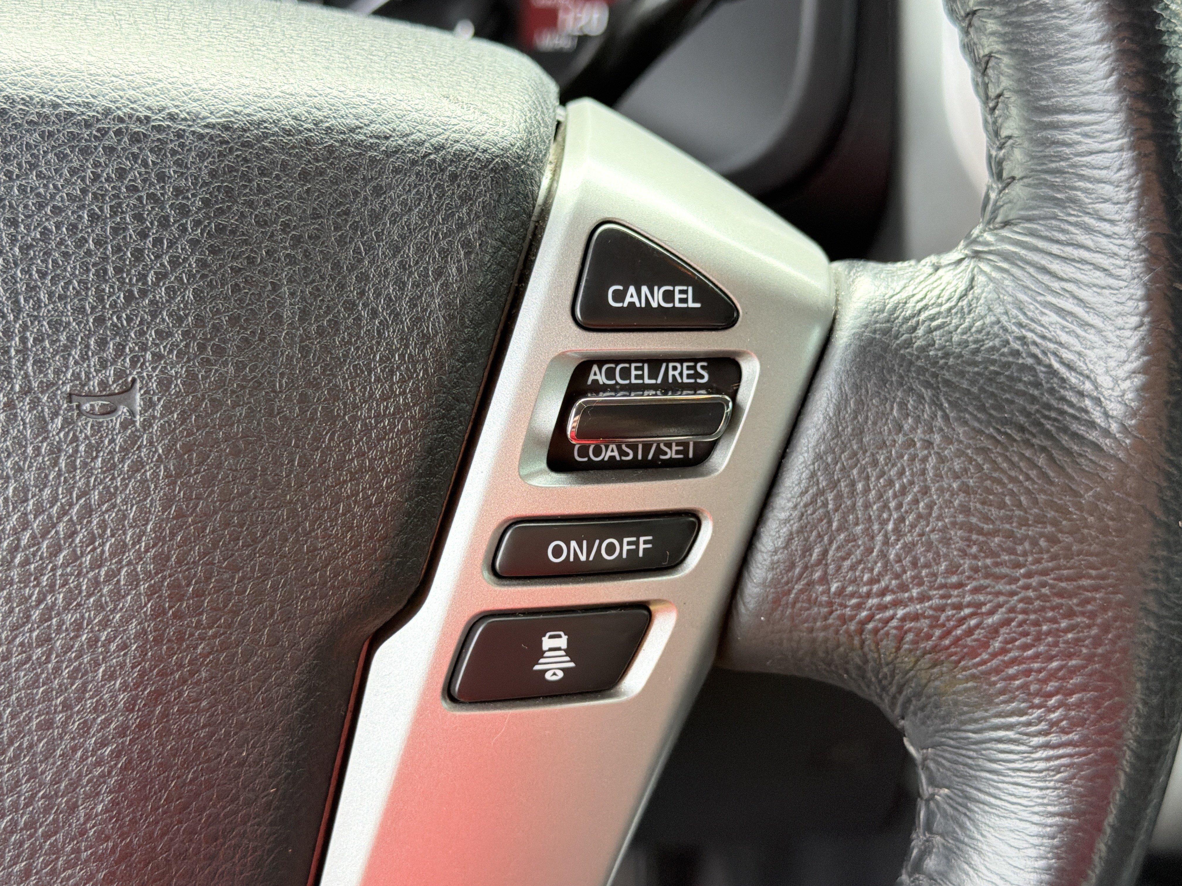 Used 2021 Nissan Titan SV w/ SV Convenience Package RWD image 25