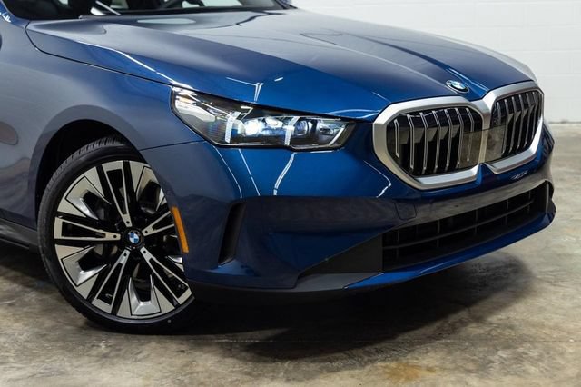 Certified 2026 BMW 530i xDrive AWD/4WD image 5