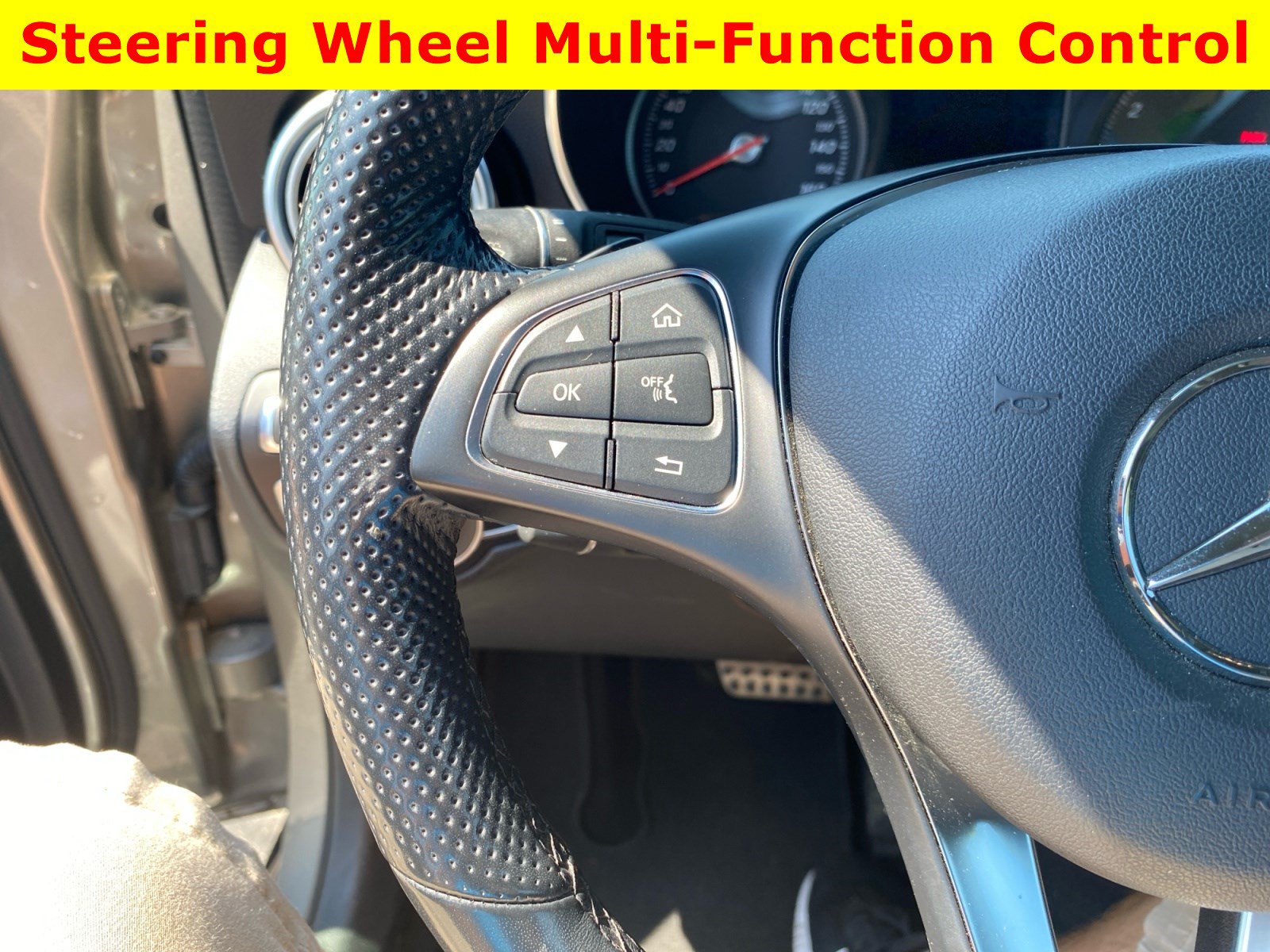 Used 2019 Mercedes-Benz GLC 300 4MATIC image 24