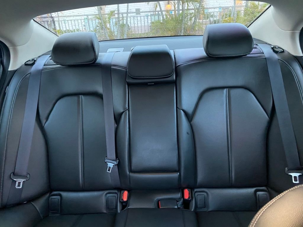 Certified 2025 Genesis G70 2.5T RWD image 36