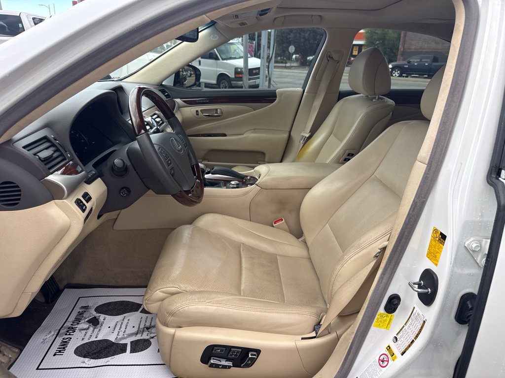 Used 2014 Lexus LS 460 w/ Comfort Package RWD image 11