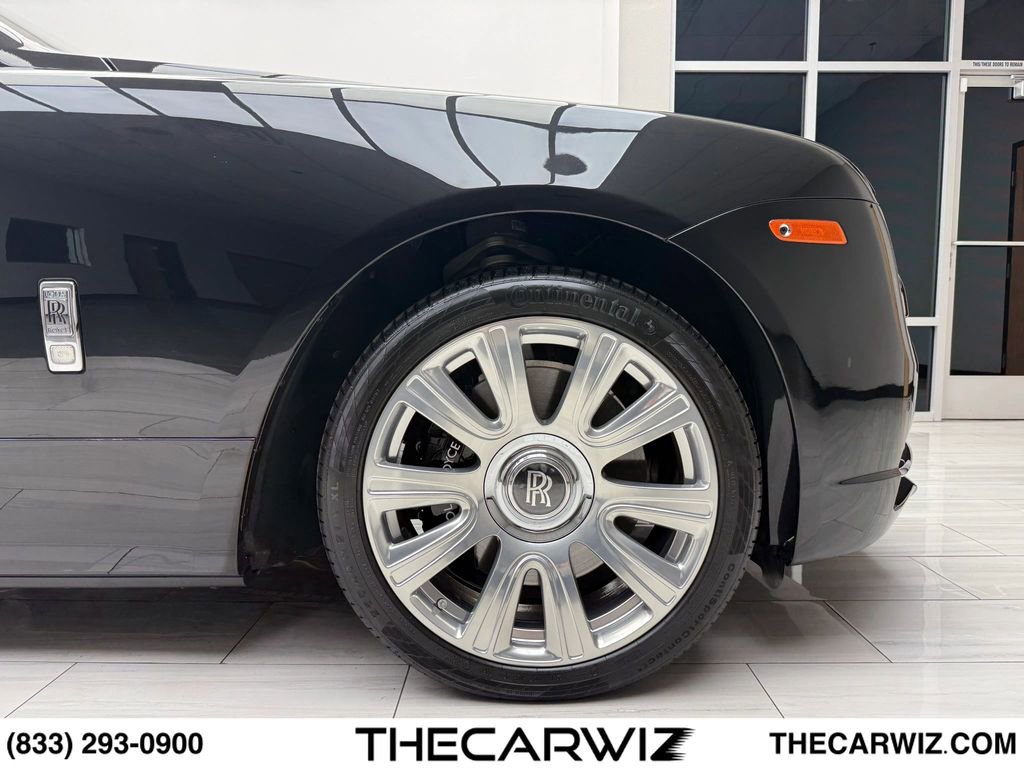 Used 2019 Rolls-Royce Dawn RWD image 28