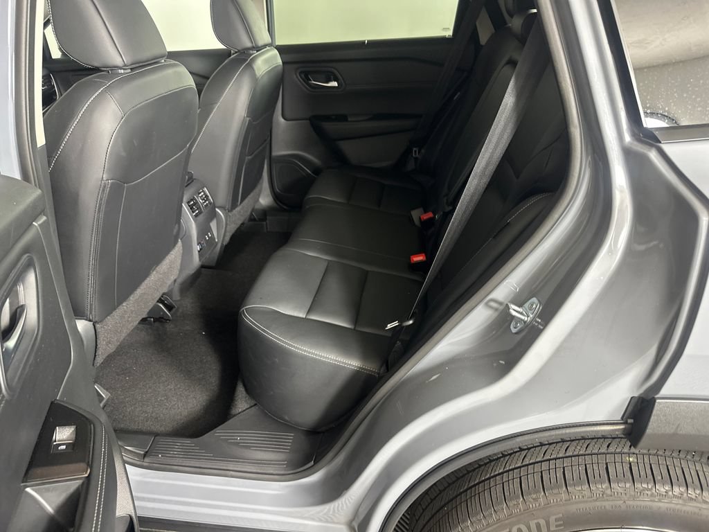 Used 2024 Nissan Rogue SL w/ SL Premium Package FWD image 21