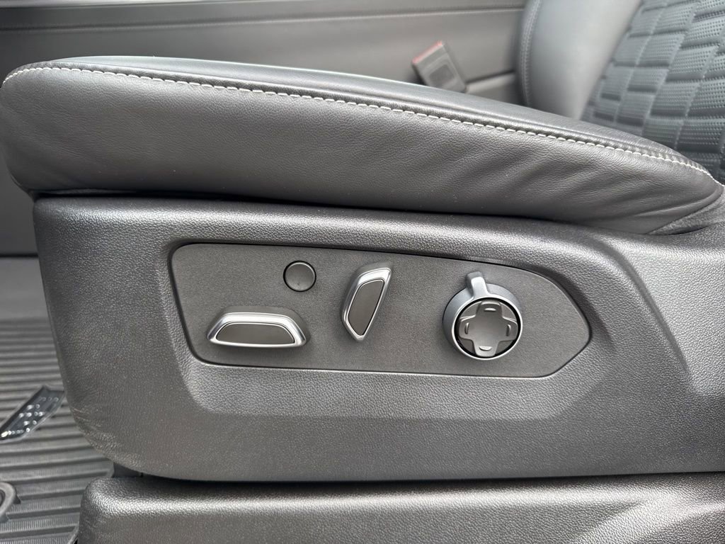 Used 2025 Cadillac Escalade ESV Sport Platinum w/ LPO, Floor Liner Package image 10