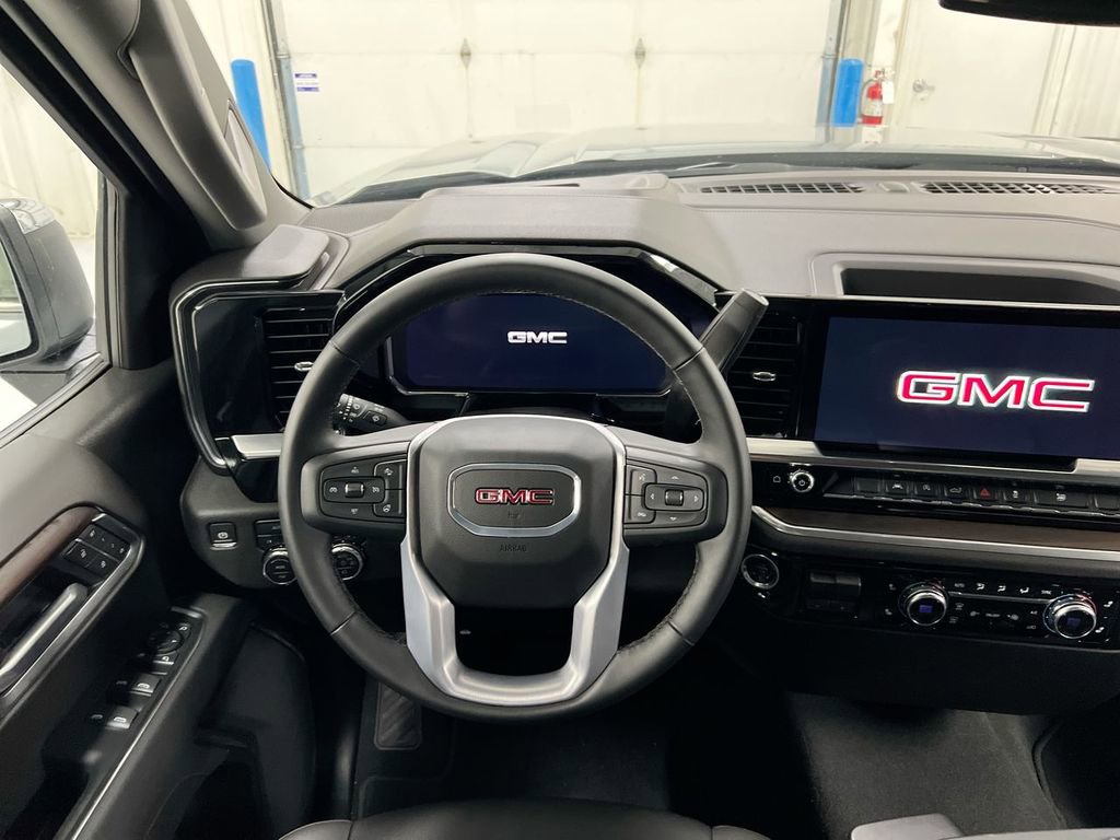 Used 2026 GMC Sierra 1500 SLT AWD/4WD image 11