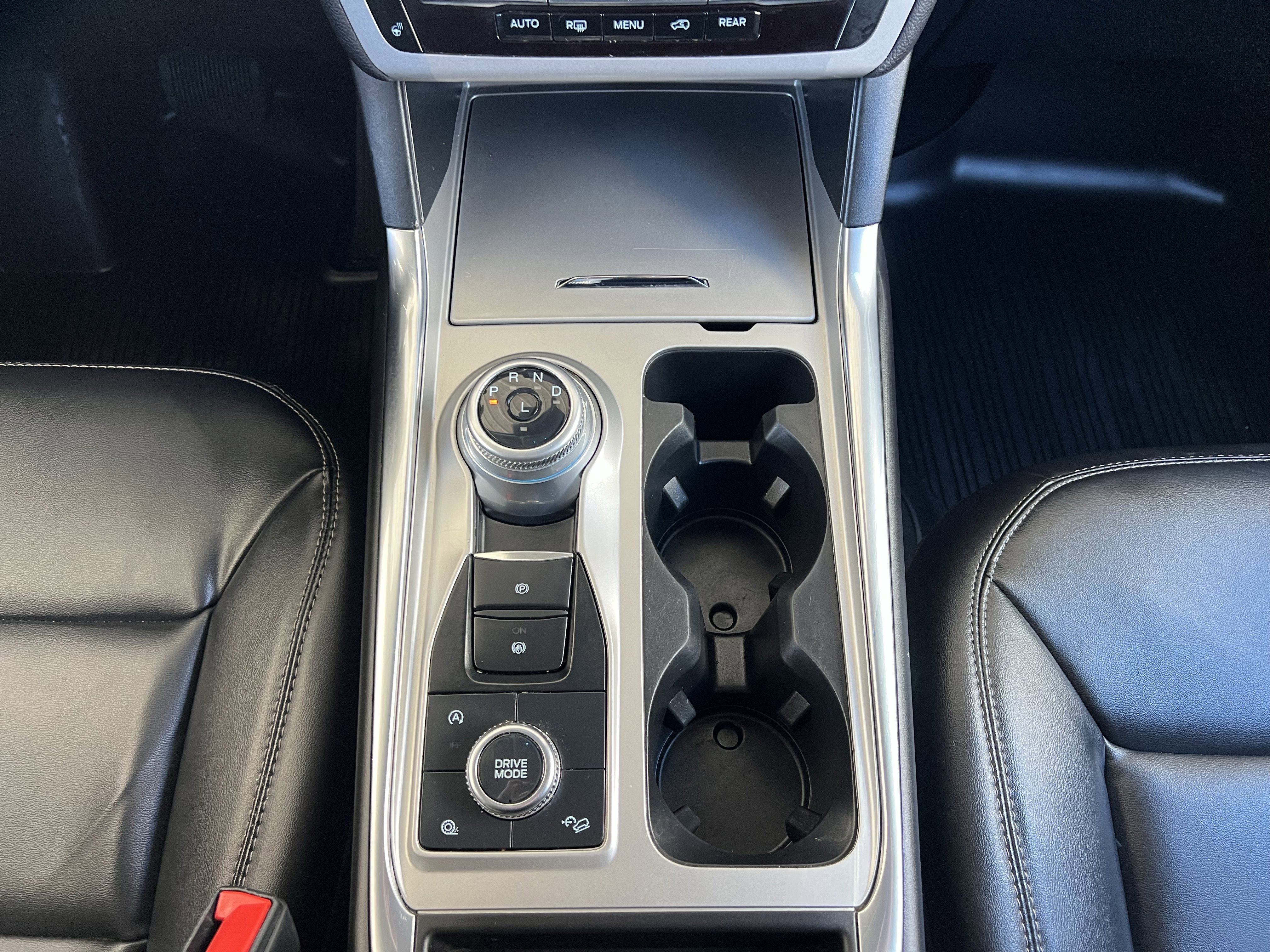 Used 2023 Ford Explorer XLT w/ Equipment Group 202A image 33