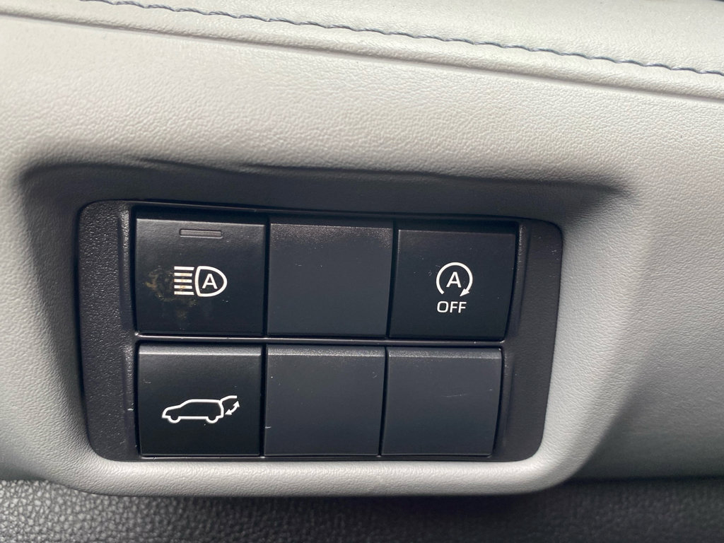 Used 2023 Toyota Highlander XLE image 22