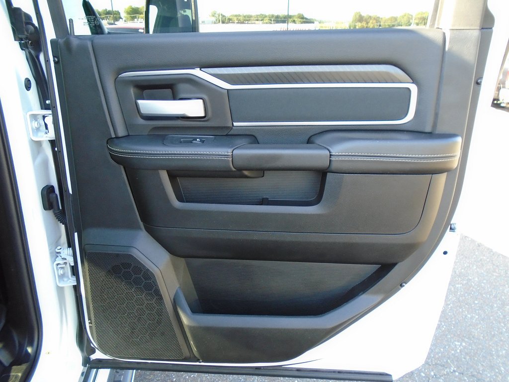 Certified 2025 RAM 2500 Big Horn AWD/4WD image 9