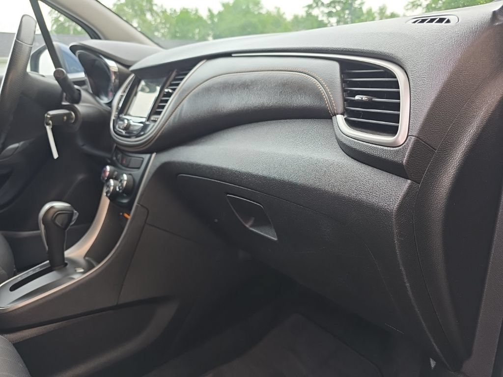 Used 2018 Chevrolet Trax LT AWD/4WD image 22