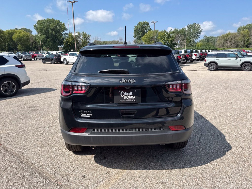 New 2026 Jeep Compass Latitude AWD/4WD image 4