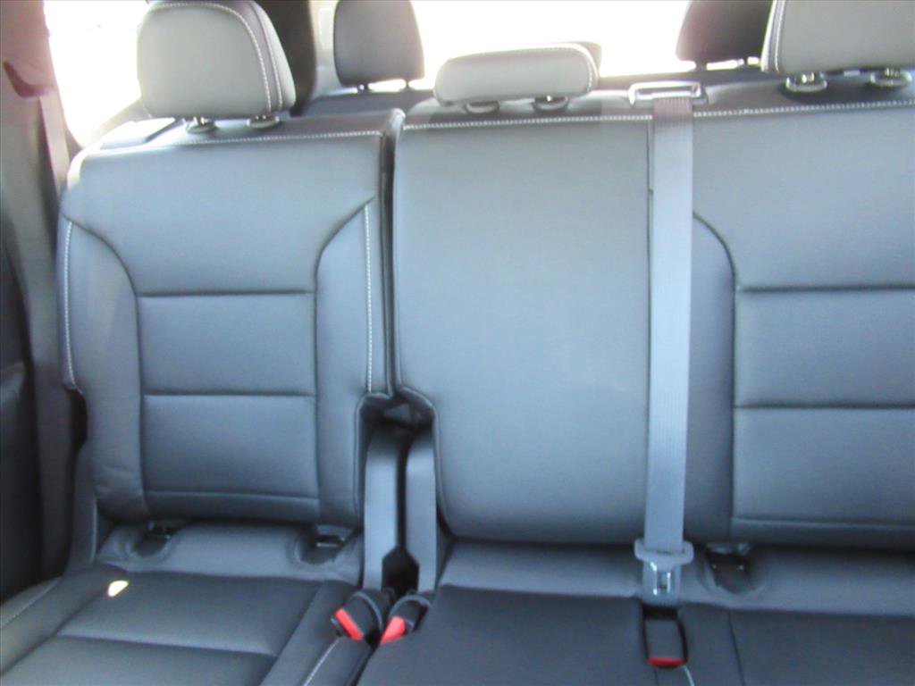 Used 2025 GMC Acadia Elevation image 19