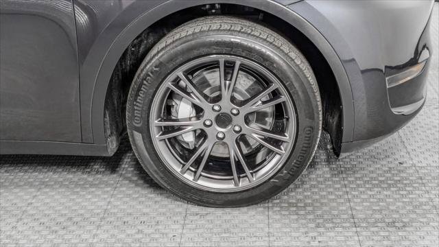 Used 2024 Tesla Model Y Long Range image 32