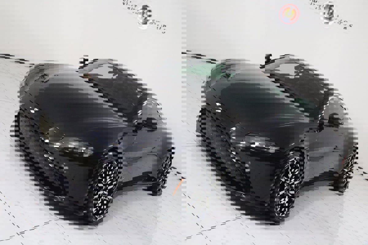 Used 2019 Aston Martin V8 Vantage Coupe image 17