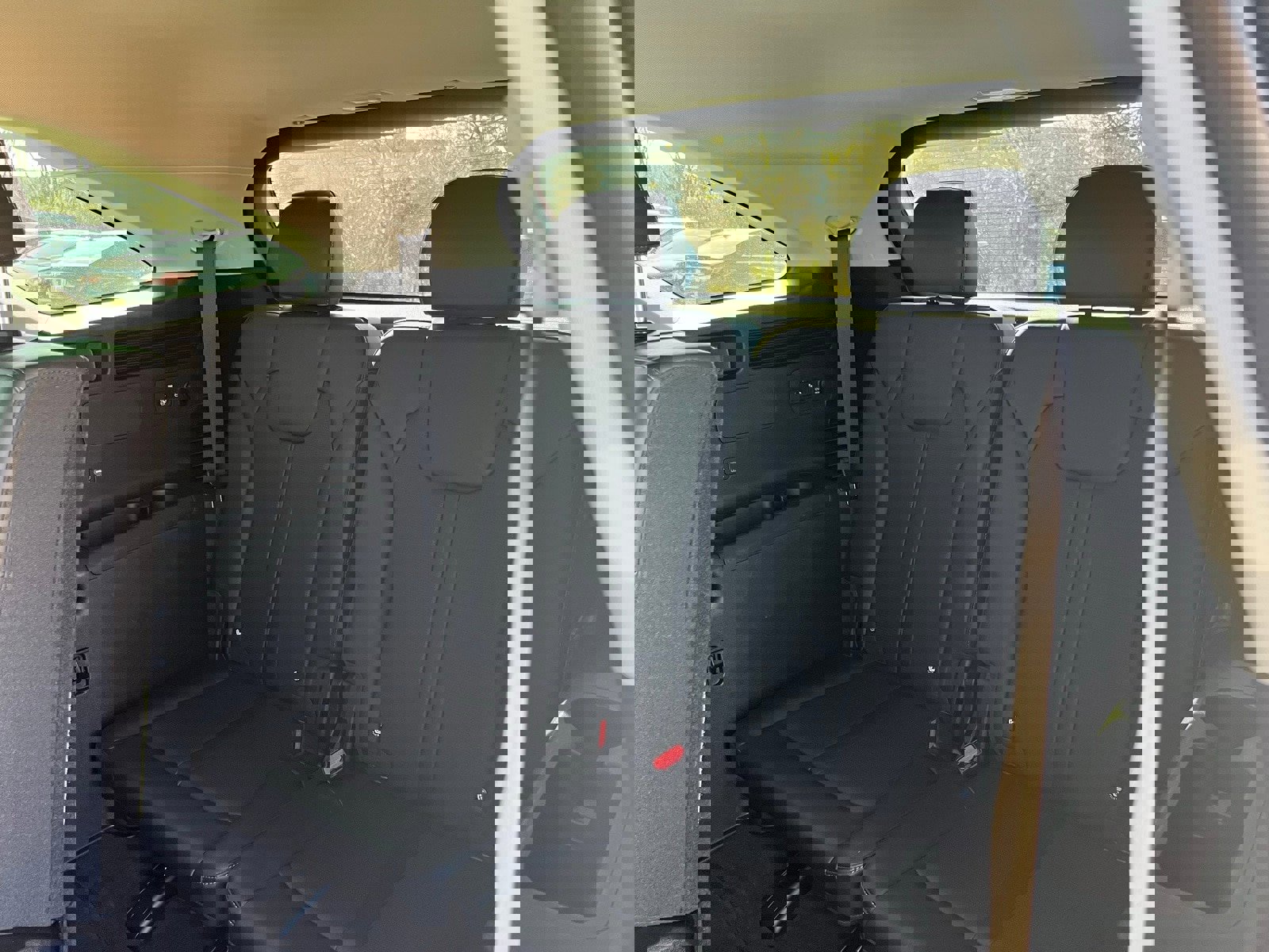 Used 2024 Kia Sorento S w/ Panoramic Sunroof Package image 20