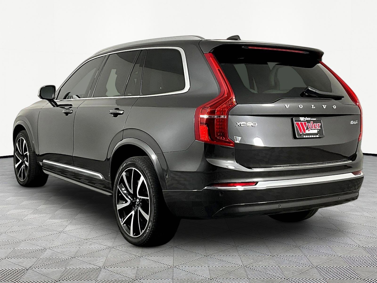 Used 2023 Volvo XC90 B6 Plus w/ Protection Package Premier AWD/4WD image 4