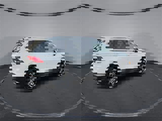 Used 2021 Volkswagen Tiguan SEL w/ 3-Row Tiguan MDO Package image 8