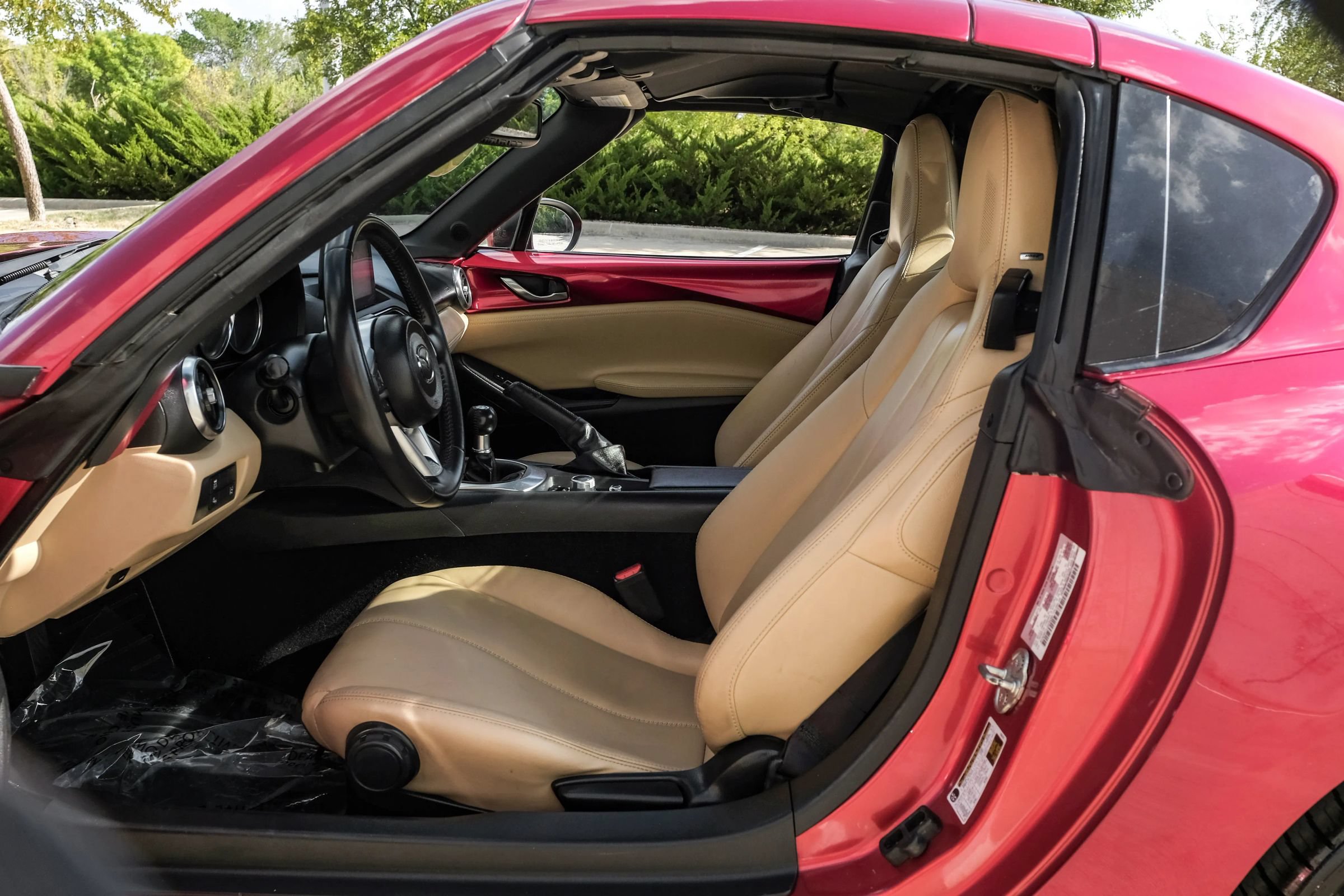 Used 2018 MAZDA MX-5 Miata RF Grand Touring RWD image 17