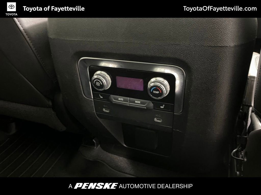 Used 2022 GMC Yukon AT4 AWD/4WD image 9