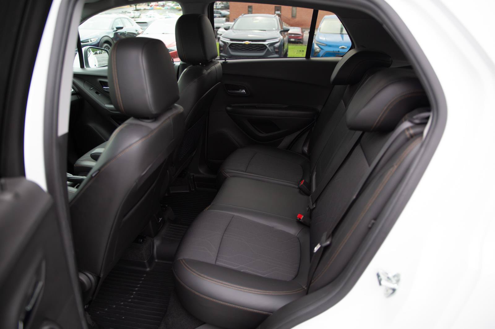 Used 2019 Chevrolet Trax LT w/ LT Convenience Package AWD/4WD image 21
