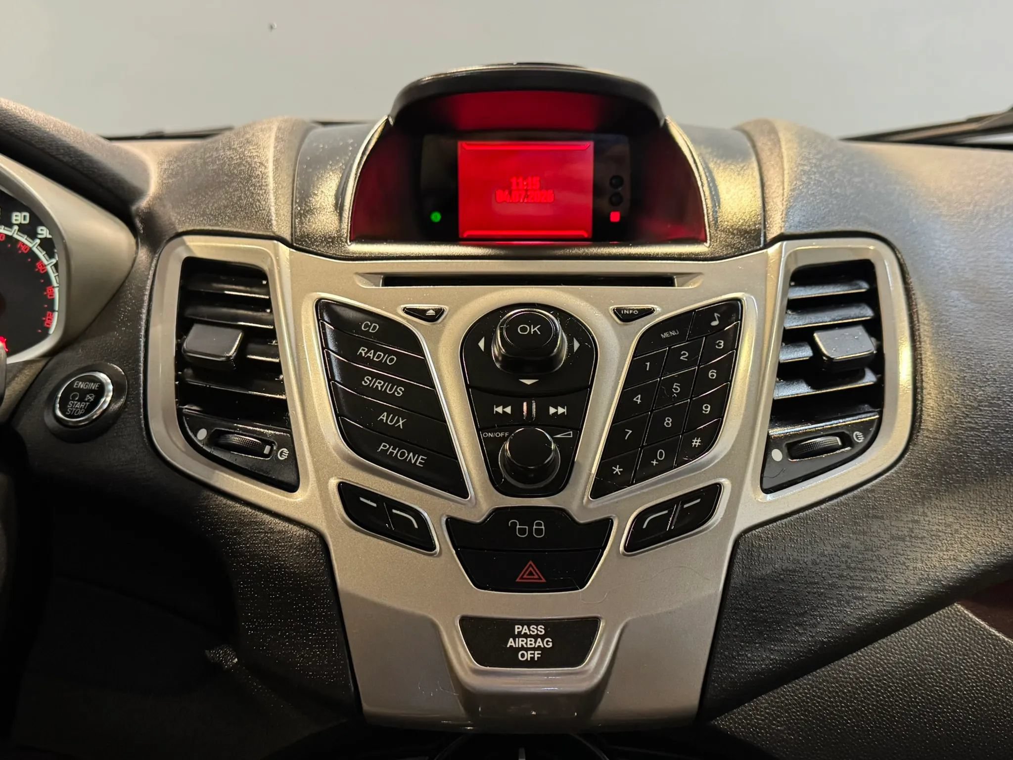 Used 2012 Ford Fiesta SES FWD image 16