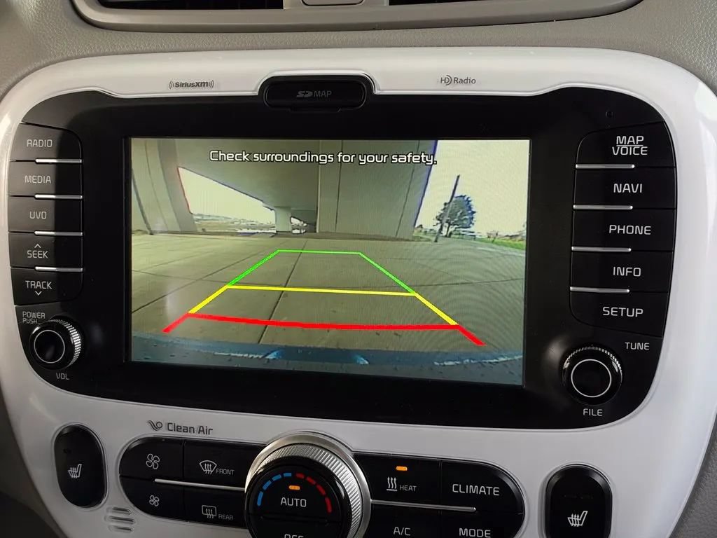 Used 2016 Kia Soul EV FWD image 35