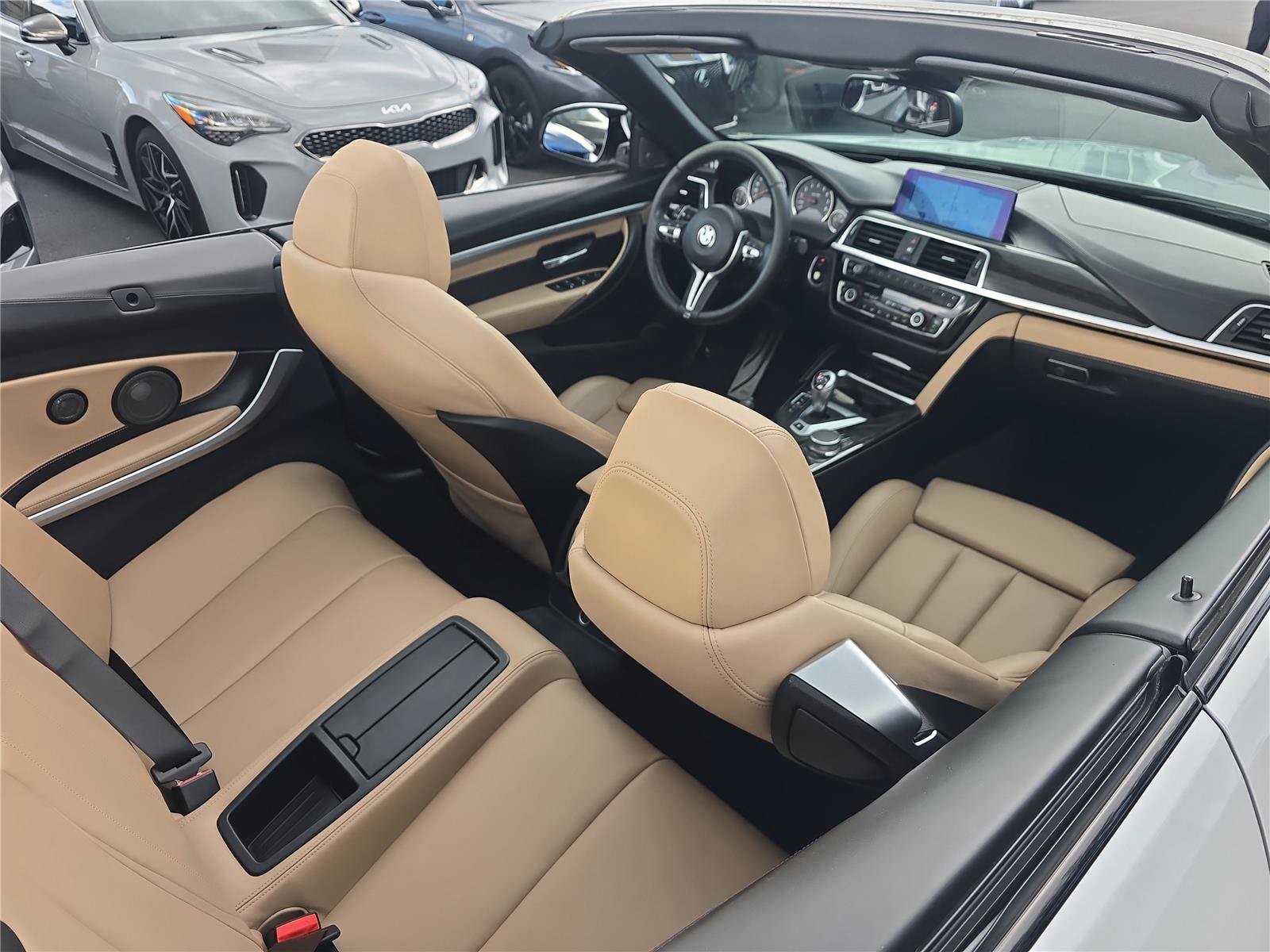 Used 2018 BMW M4 Convertible RWD image 3