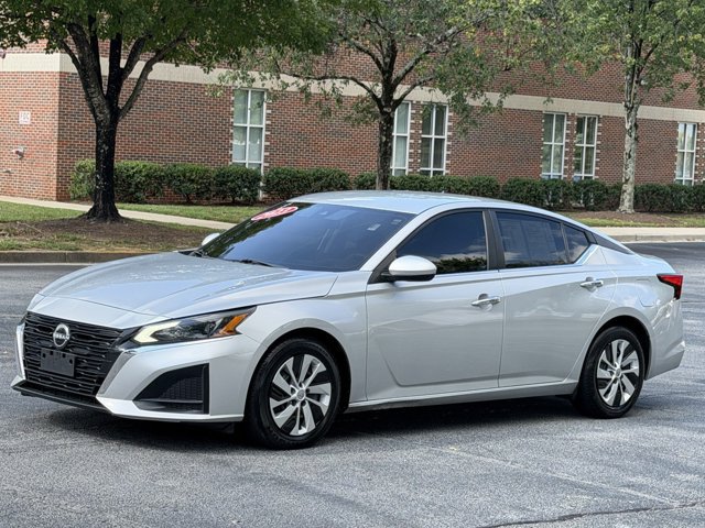 Used 2023 Nissan Altima 2.5 S FWD image 3