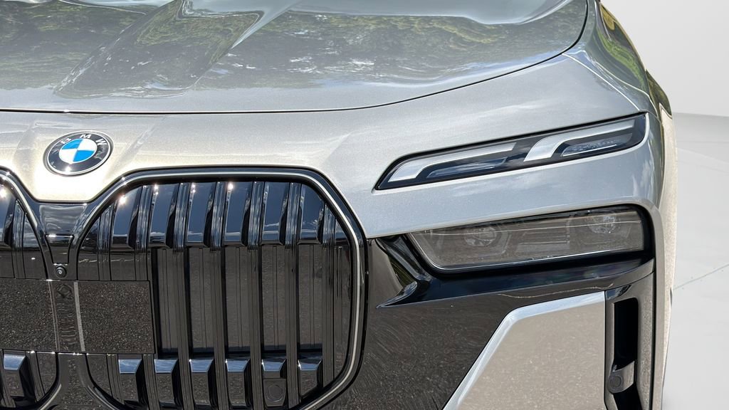 New 2026 BMW 760i xDrive w/ Premium Package image 27