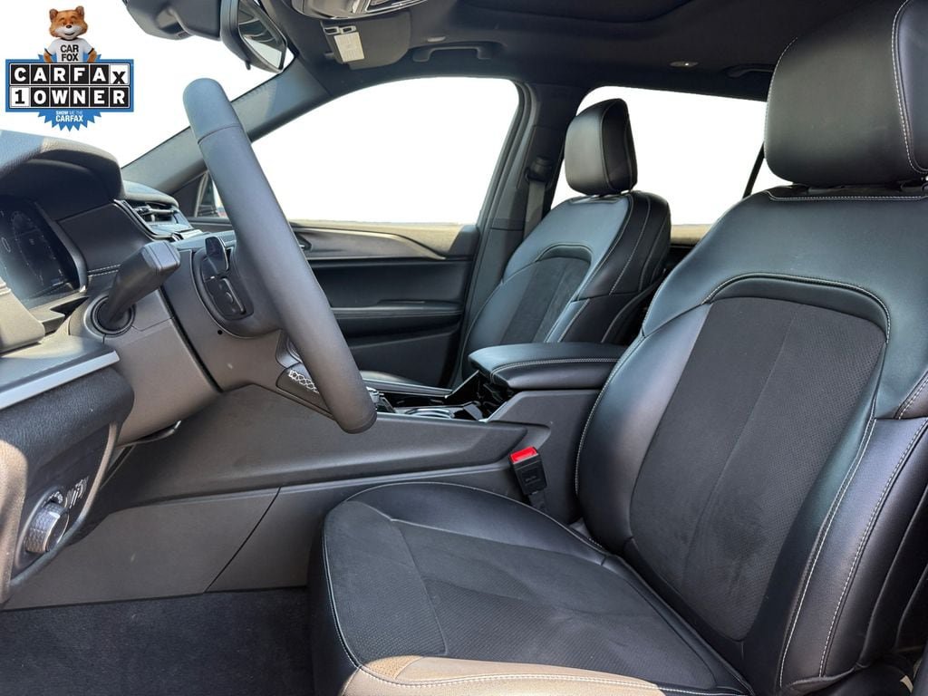 Used 2023 Jeep Grand Cherokee L Laredo AWD/4WD image 9