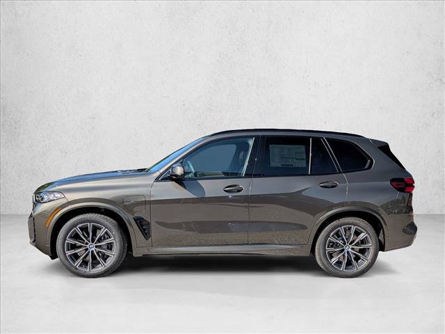 New 2026 BMW X5 xDrive50e w/ M Sport Package AWD/4WD image 5