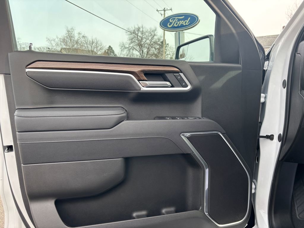 Used 2025 Chevrolet Silverado 1500 LT w/ Leather Package image 20