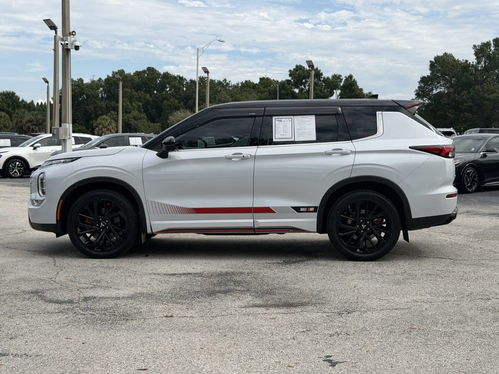 Used 2023 Mitsubishi Outlander SE AWD/4WD image 7