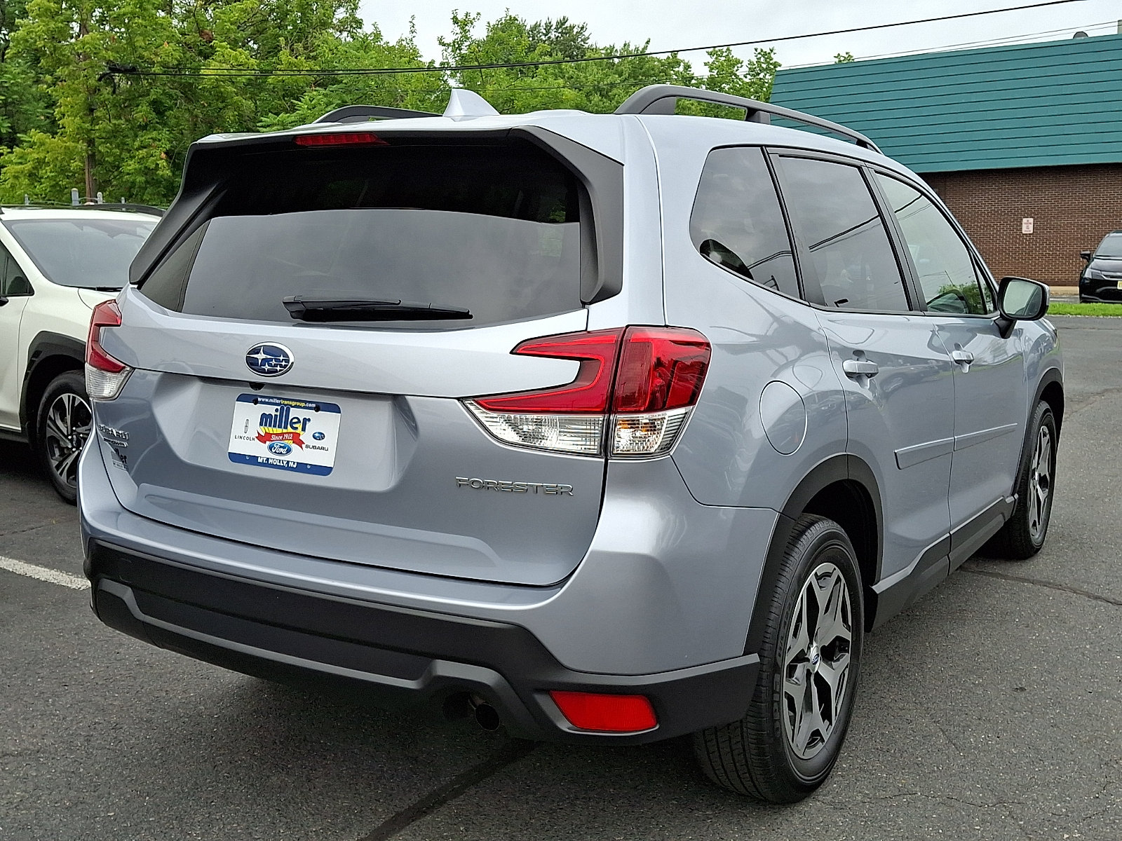 Used 2019 Subaru Forester Premium w/ All-Weather Package AWD/4WD image 6