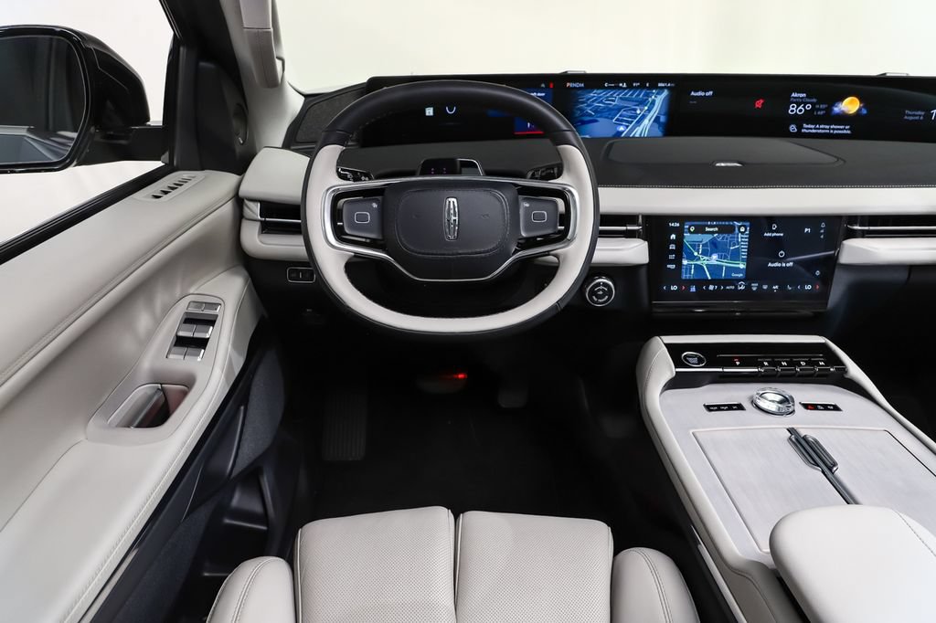 Used 2025 Lincoln Navigator L Reserve AWD/4WD image 14