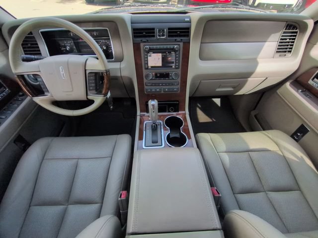 Used 2013 Lincoln Navigator L 2WD image 18