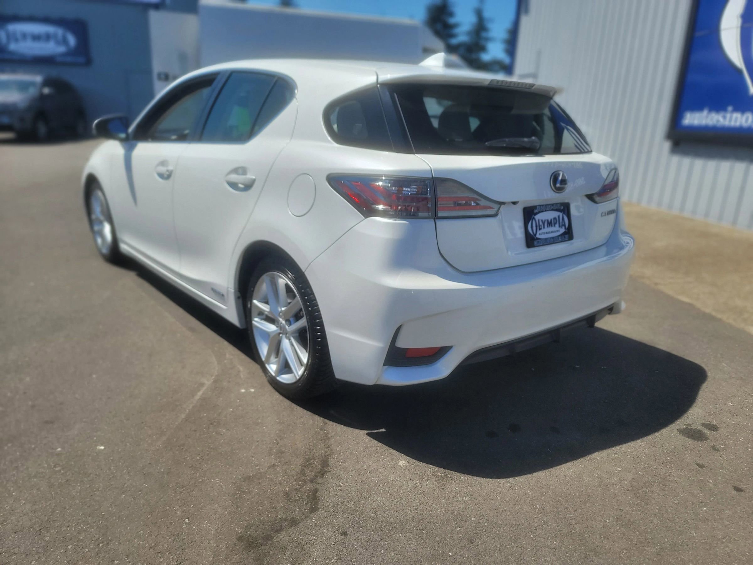 Used 2014 Lexus CT 200h FWD image 22