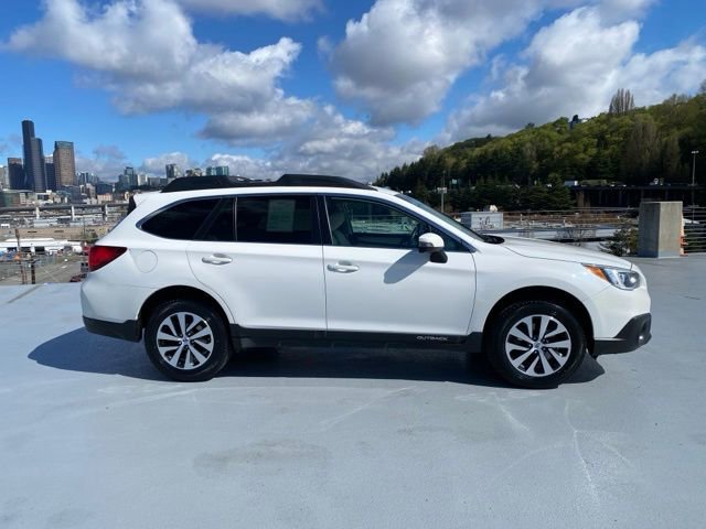 Used 2016 Subaru Outback 2.5i Premium image 2
