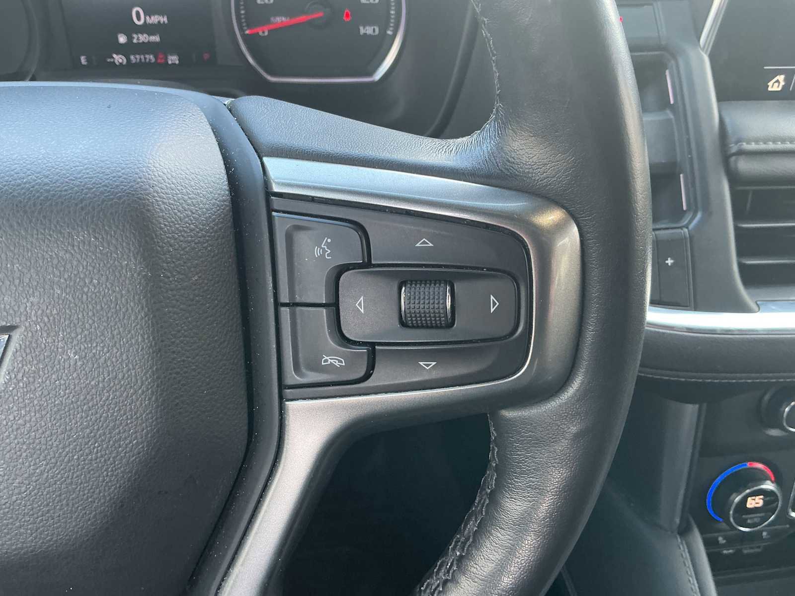 Used 2021 Chevrolet Tahoe LT w/ LT Signature Package AWD/4WD image 11