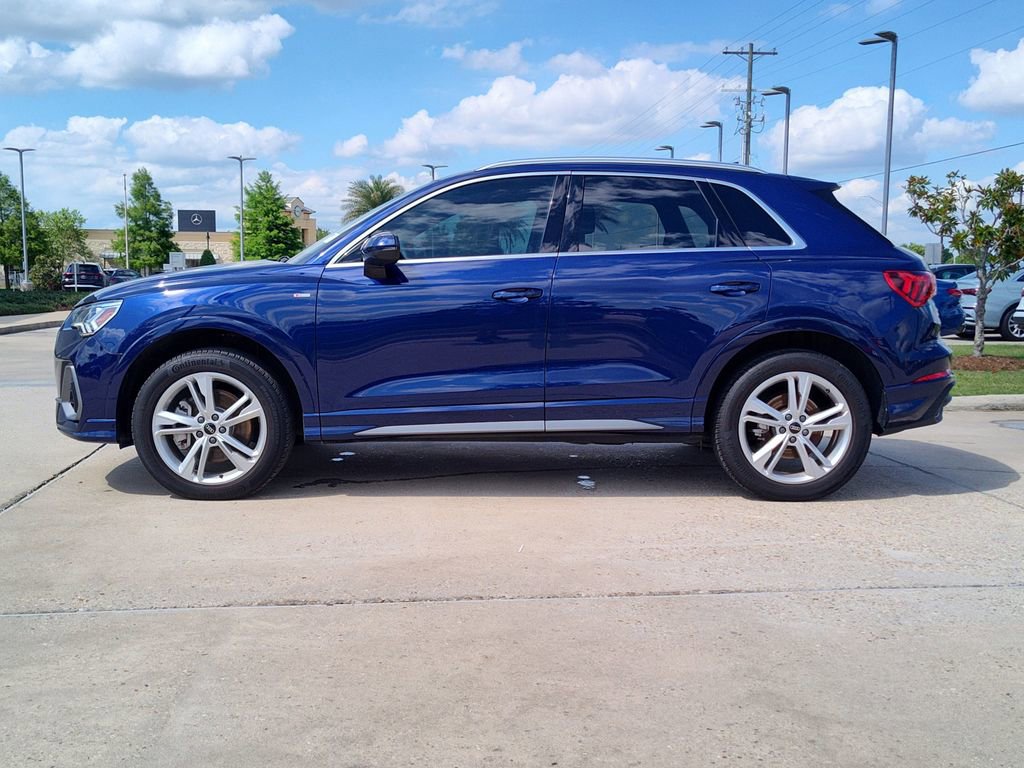 Used 2023 Audi Q3 2.0T Premium w/ Convenience Package AWD/4WD image 4