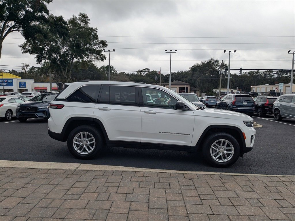 Used 2024 Jeep Grand Cherokee Laredo X image 8
