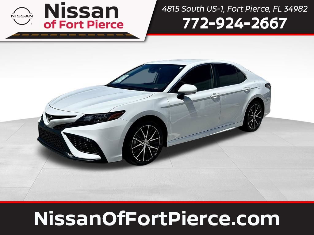 Used 2023 Toyota Camry SE FWD image 1