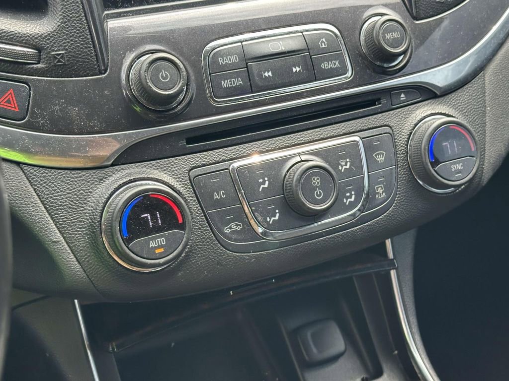 Used 2015 Chevrolet Impala LT FWD image 26
