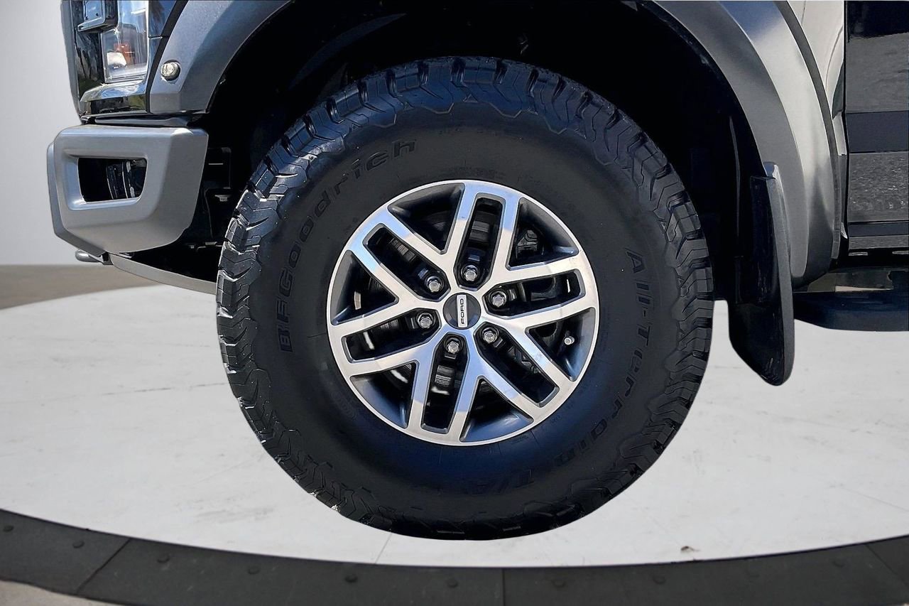 Used 2018 Ford F150 Raptor w/ Equipment Group 802A Luxury image 36