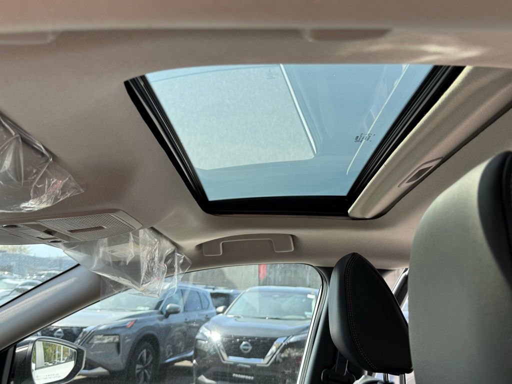 New 2026 Nissan Sentra SR w/ SR Premium Package FWD image 26