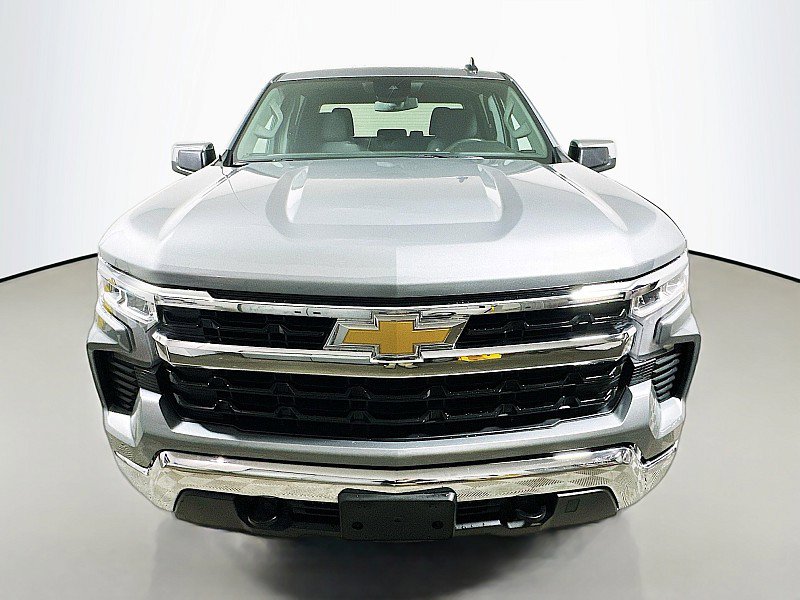 Used 2025 Chevrolet Silverado 1500 LT image 2