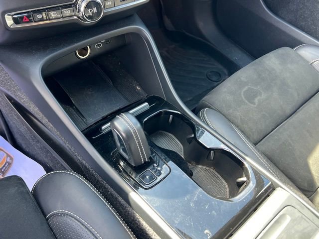 Used 2021 Volvo XC40 P8 Recharge w/ Advanced Package image 19