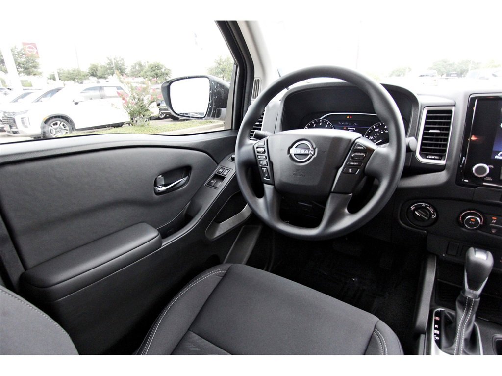 Certified 2024 Nissan Frontier SV w/ Technology Package image 6